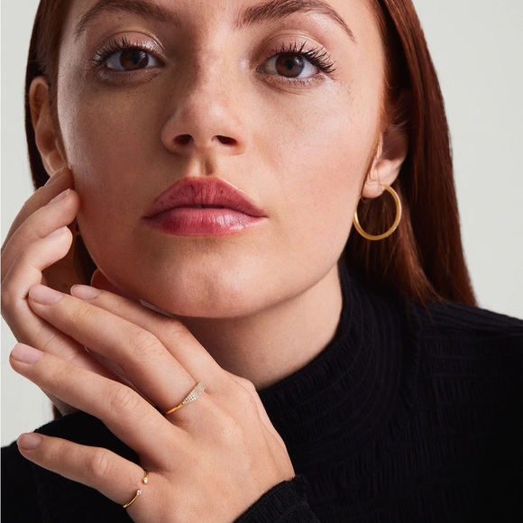 Mejuri Pavé Diamond Slim Signet Ring - Picture 6 of 6